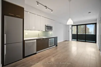109 Vaughan Road 205, Toronto C03, ON M6C 0B1
