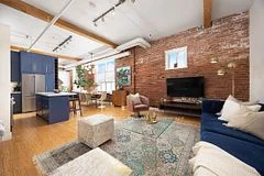426 Queen Street E 302, Toronto C08, ON M5A 1T4
