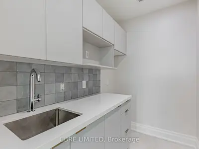 345 Wilson Avenue 300, Toronto, On M3h 5w1