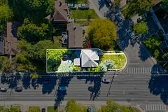 221 Hanna Road, Toronto C11, ON M4G 3P2
