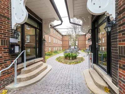 245 Howland Avenue C03, Toronto C02, ON M5R 3B7