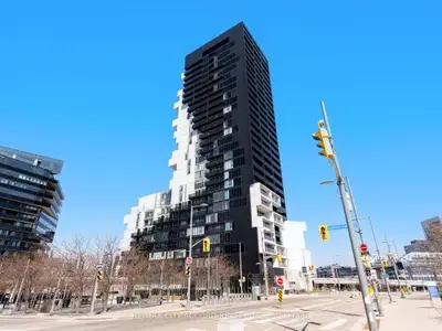 170 Bayview Avenue 507, Toronto C08, ON M5A 0M4