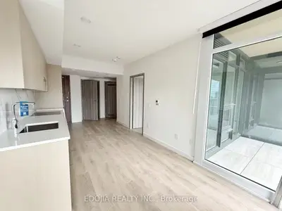 3 Concord Cityplace Way 1912, Toronto C01, ON M5V 0X4