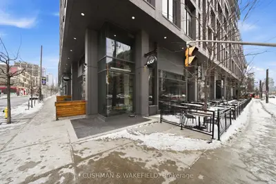 111 Bathurst Street, Toronto, On M5v 0m9