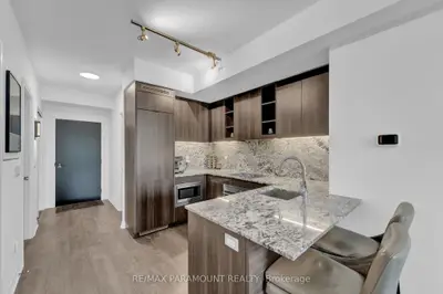 101 Erskine Avenue 418, Toronto C10, ON M4P 0C5