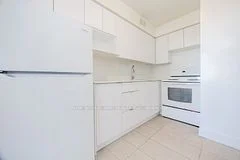 33 Erskine Avenue 711, Toronto C10, ON M4P 1Y6