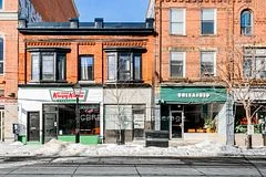 828 College Street, Toronto C01, ON M6G 1C8