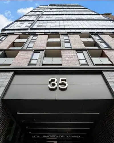 35 Parliament Street 1504, Toronto C08, ON M6P 2T3