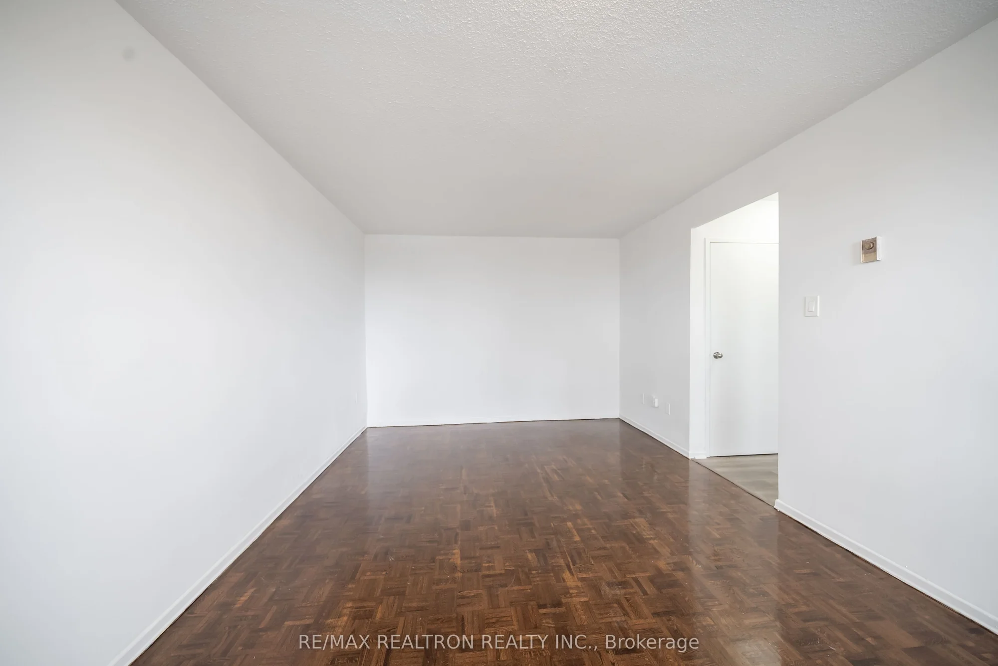 1042 Sheppard Avenue W 201, Toronto C06, ON M3H 2T6