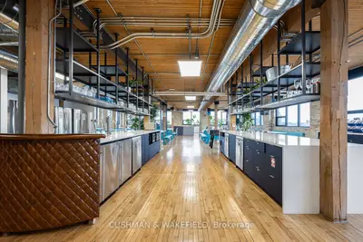 310 Spadina Avenue 6th Flr, Toronto, On M5t 2e8