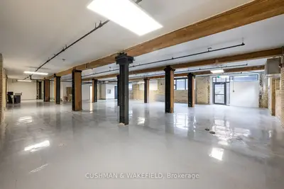 310 Spadina Avenue Lower Level, Toronto, On M5t 2e8
