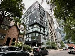17 Dundonald Street 1403, Toronto C08, On M4y 1k3
