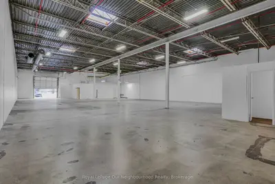 100 Sunrise Avenue 132, Toronto C13, On M4a 1b3
