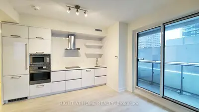 2221 Yonge Street 902, Toronto C10, ON M4S 0B8