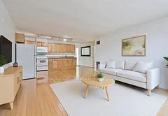 633 Bay Street 1805, Toronto C01, ON M5G 2G4