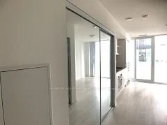 100 Harbour Street 1811, Toronto C01, ON M5J 2T5