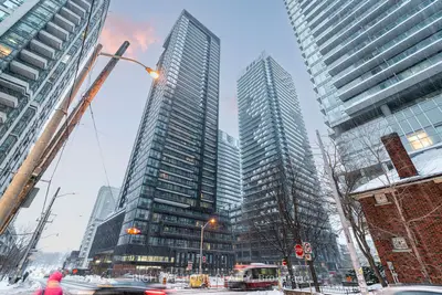 110 Broadway Avenue 2403S, Toronto C10, ON M4P 1V7
