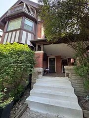141 Admiral Road 301, Toronto C02, ON M5R 2L7