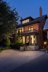 9 Lynwood Avenue, Toronto C02, ON M4V 1K3