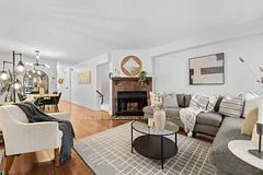 32 Massey Street W D, Toronto C01, ON M6J 3W4