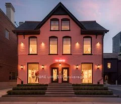 121 Scollard Street, Toronto C02, ON M5R 1G4