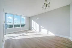15 Greenview Avenue 2409, Toronto C07, ON M2M 1R2