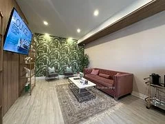 1639 Eglinton Avenue W, Toronto, On M6e 2h1