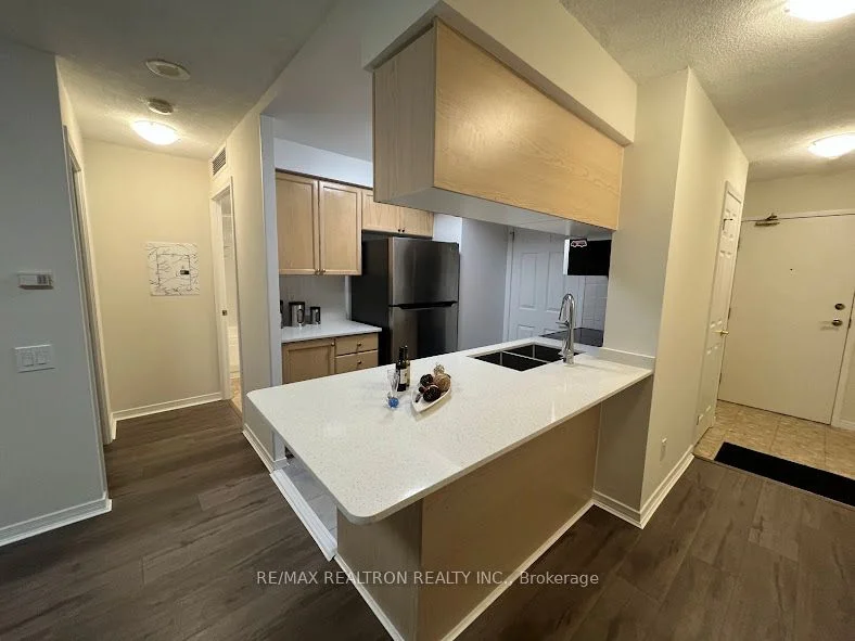 8 Hillcrest Avenue 1703, Toronto C14, ON M2N 6Y6