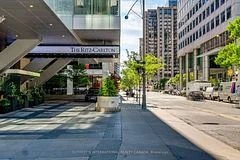183 Wellington Street W 2301, Toronto C01, ON M5V 0A1