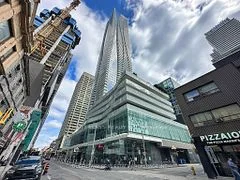 1 Bloor Street E 3707, Toronto C08, On M4w 1a9