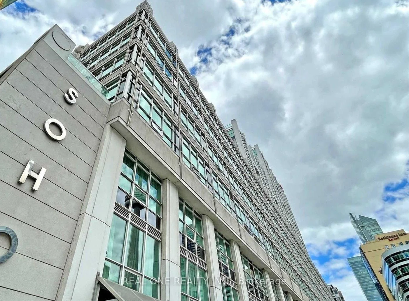 350 Wellington Street W 225, Toronto C01, ON M5V 3W9