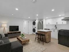179 Beatrice Street Lower, Toronto C01, On M6g 3e9