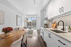 9 Tecumseth Street 816, Toronto C01, ON M5V 3G4