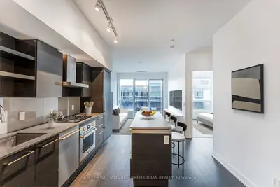 1030 King Street W Ph17, Toronto C01, ON M6K 3N3