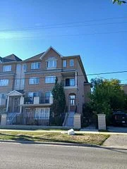 312 Grandview Way Master Bedroom, Toronto C14, On M2n 6v3