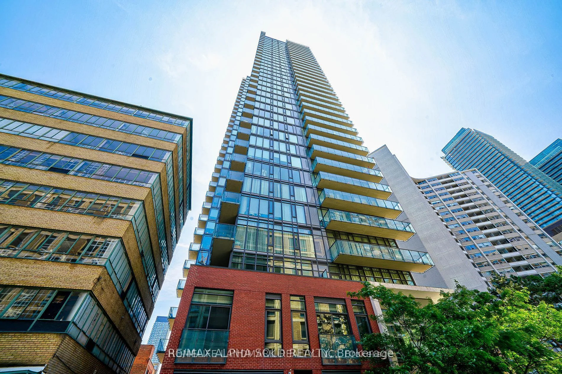 75 St. Nicholas Street 2001, Toronto C01, ON M4Y 0A5