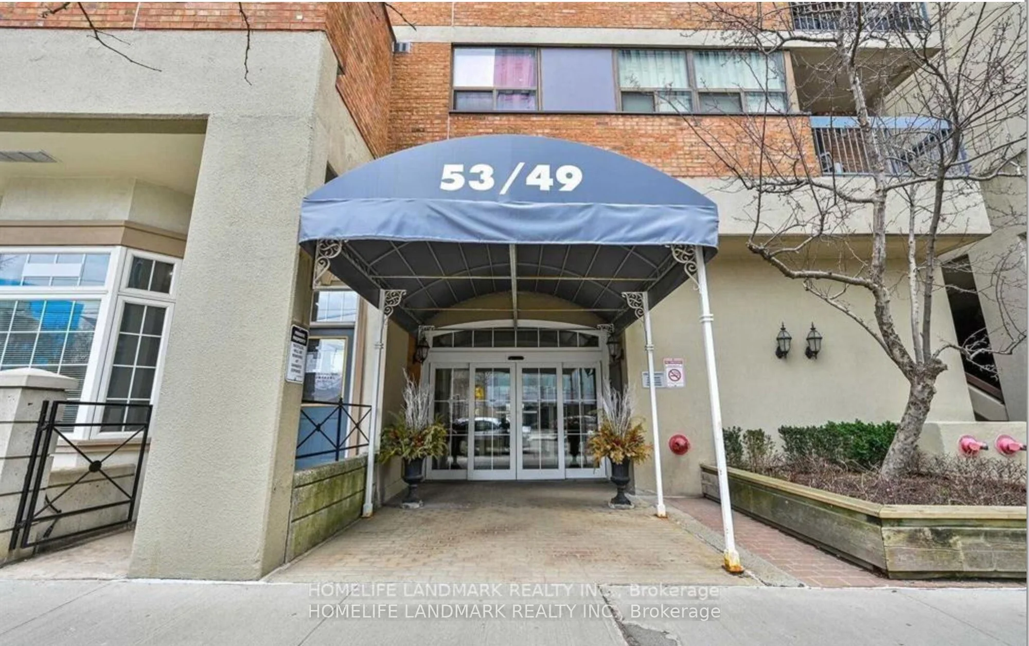 53 McCaul Street 646, Toronto C01, ON M5T 2W9
