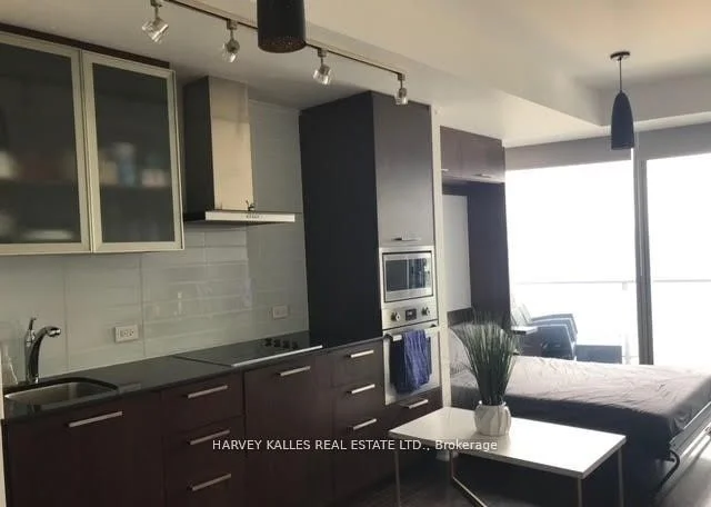 12 York Street 5708, Toronto C01, ON M5J 0A1