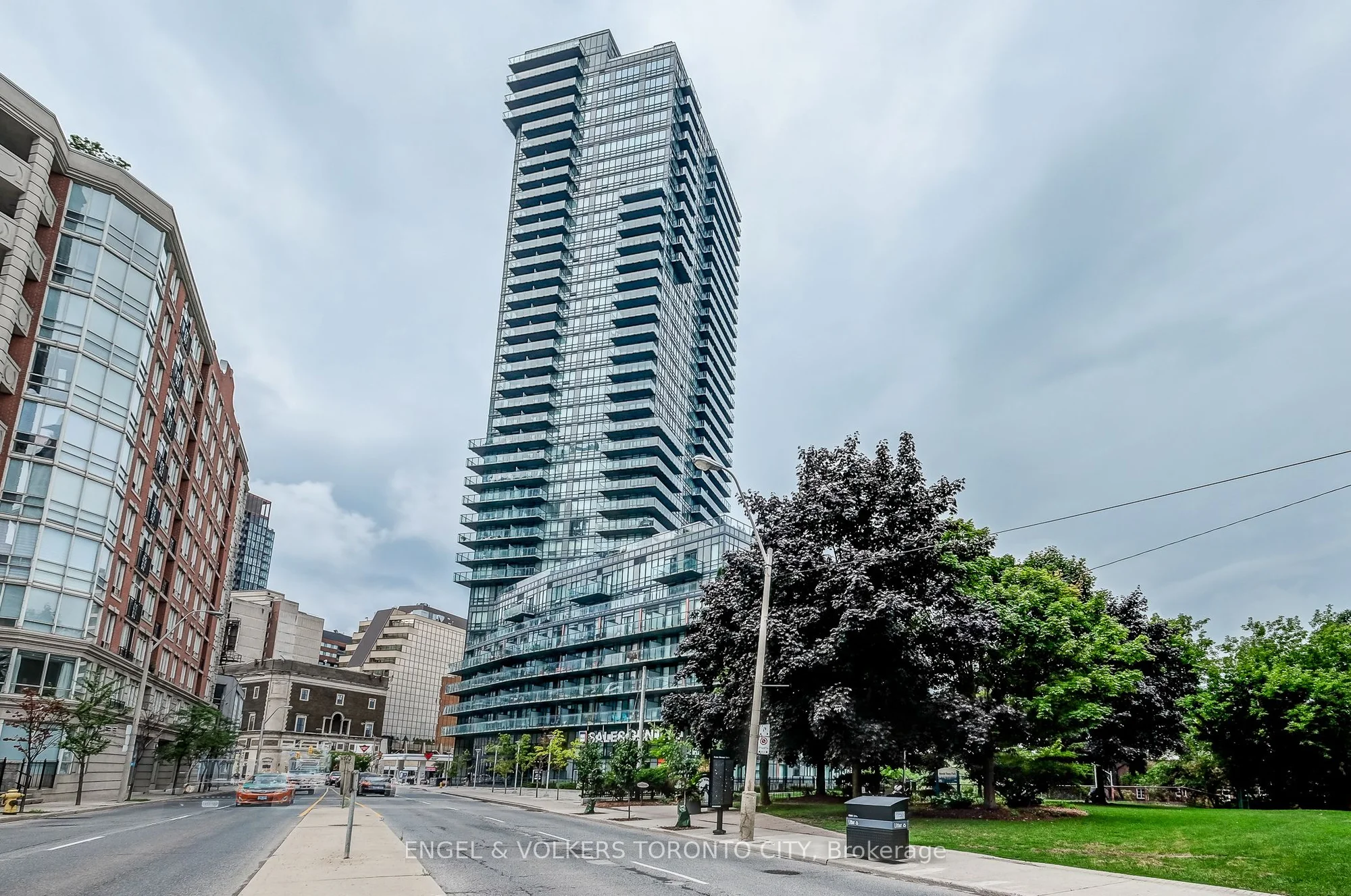 825 Church Street 701, Toronto C09, ON M4W 3Z4