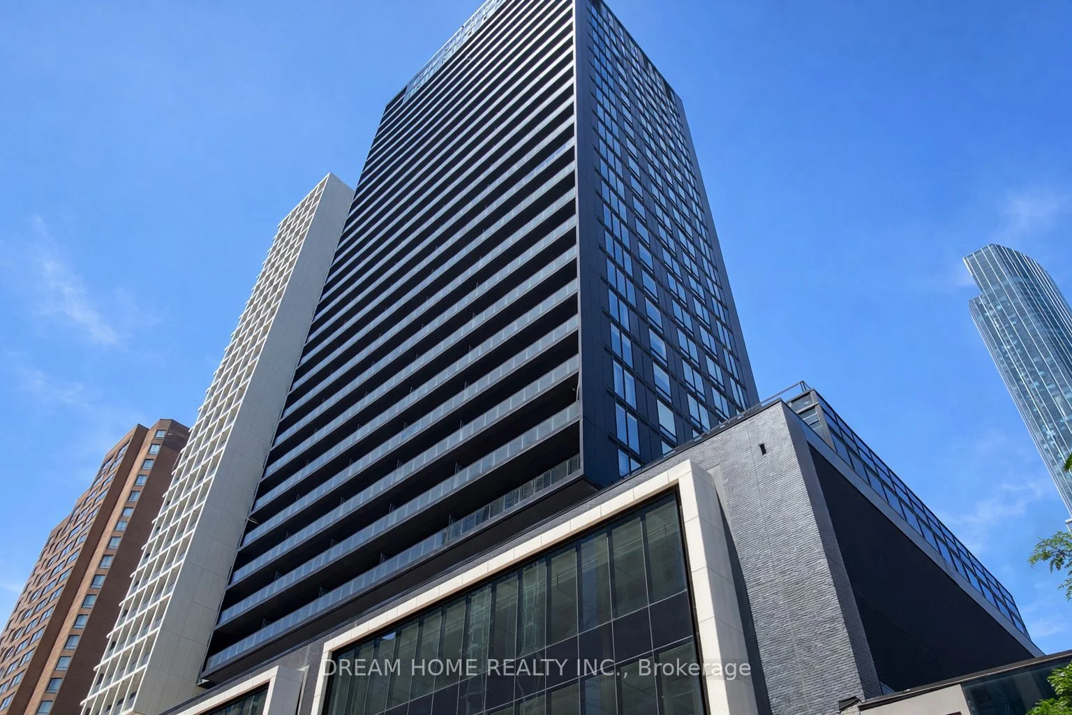 20 Edward Street 1618, Toronto C01, ON M5G 1C9