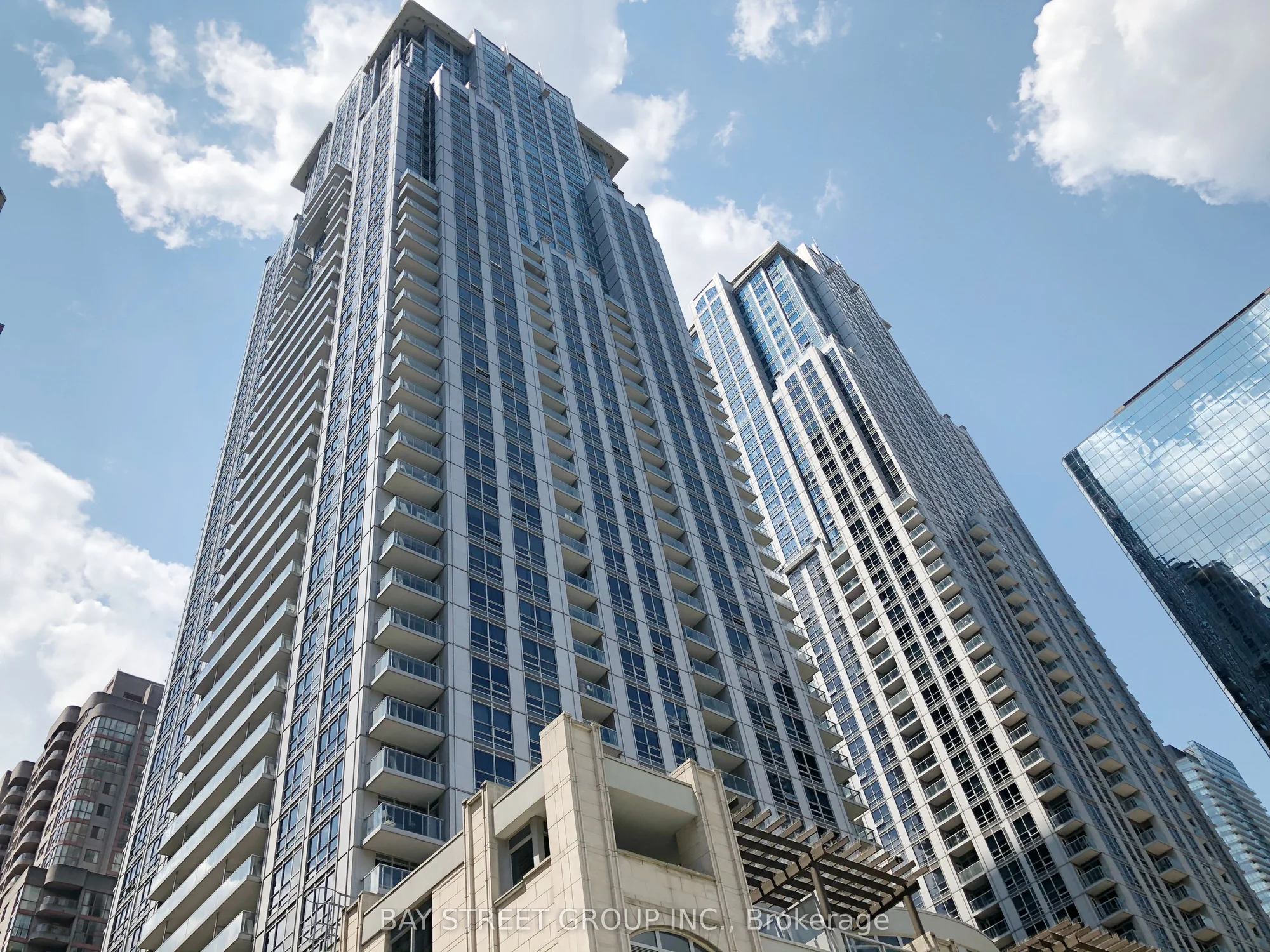 761 Bay Street 2509, Toronto C01, On M5g 2r2