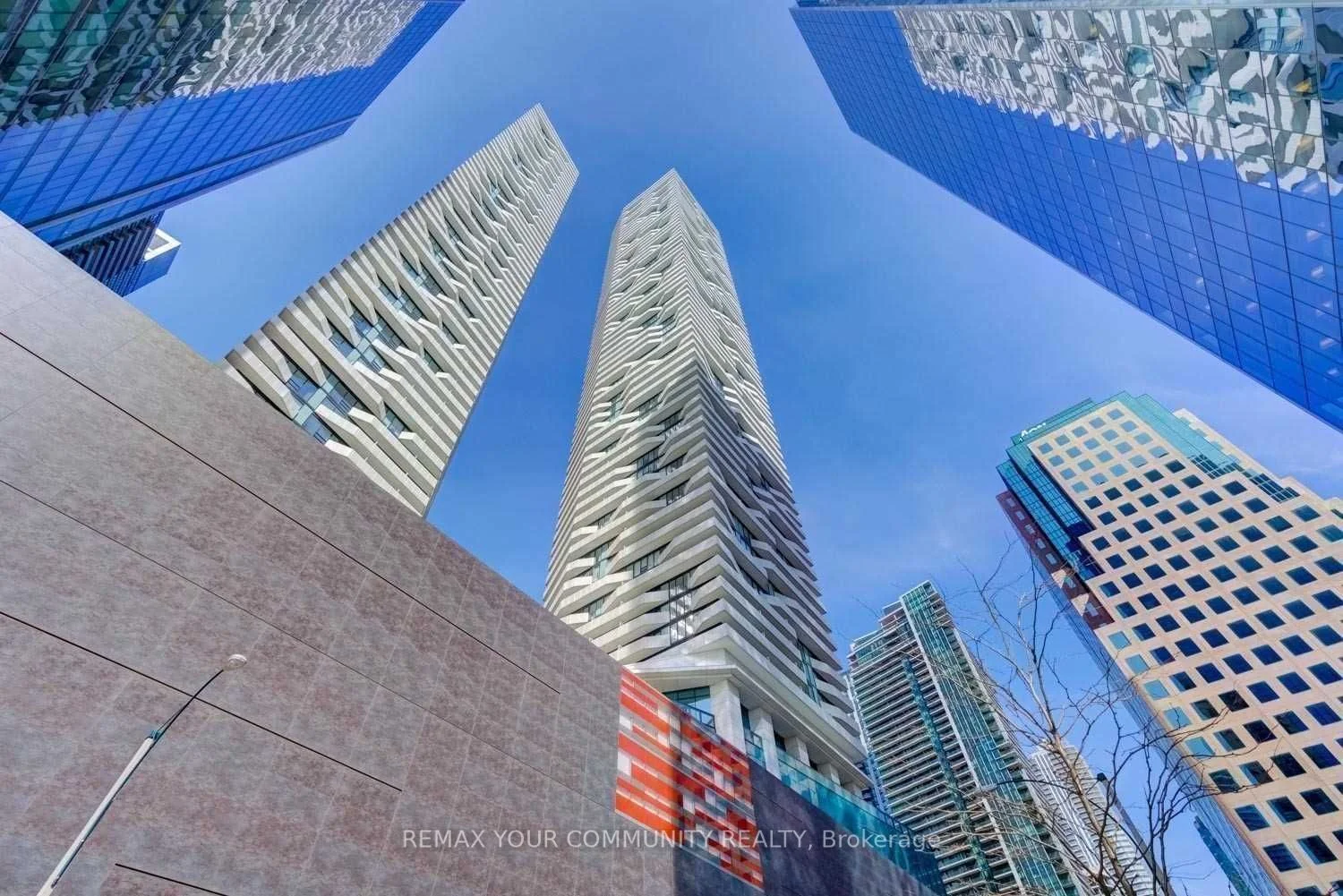 100 Harbour Street 1501, Toronto C01, ON M5J 2T5