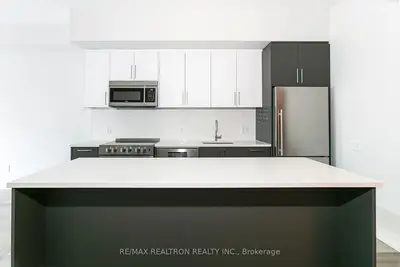 664 Spadina Avenue 204, Toronto C01, ON M5S 2H7