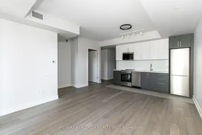 664 Spadina Avenue 215, Toronto C01, ON M5S 2H7