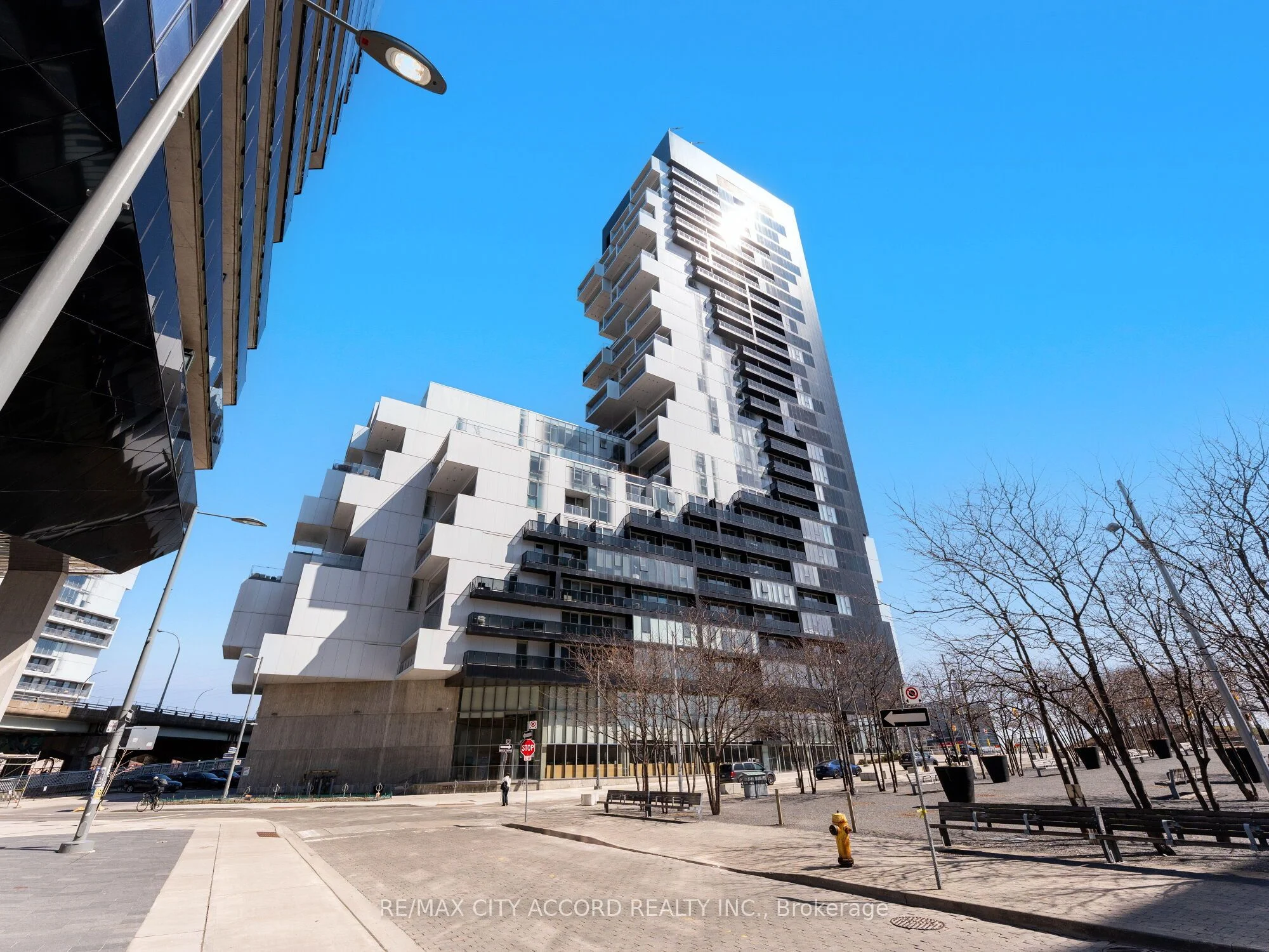170 Bayview Avenue 305, Toronto C08, On M5a 0m4