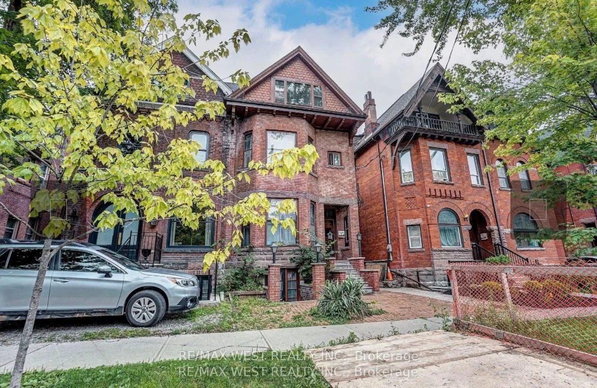 125 Madison Avenue 102, Toronto C02, On M5r 2s3