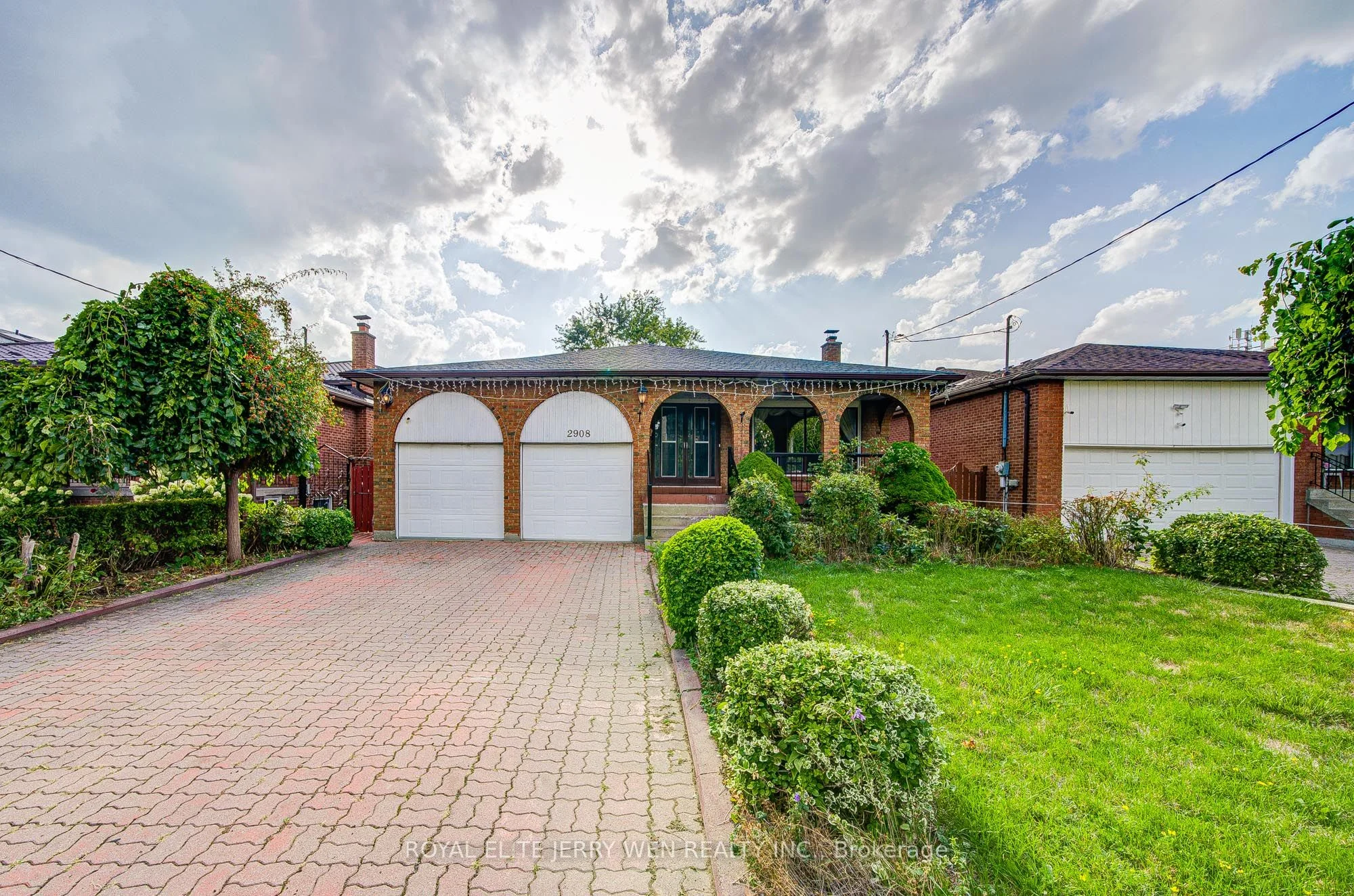 2908 Victoria Park Avenue, Toronto C15, ON M2J 4B1