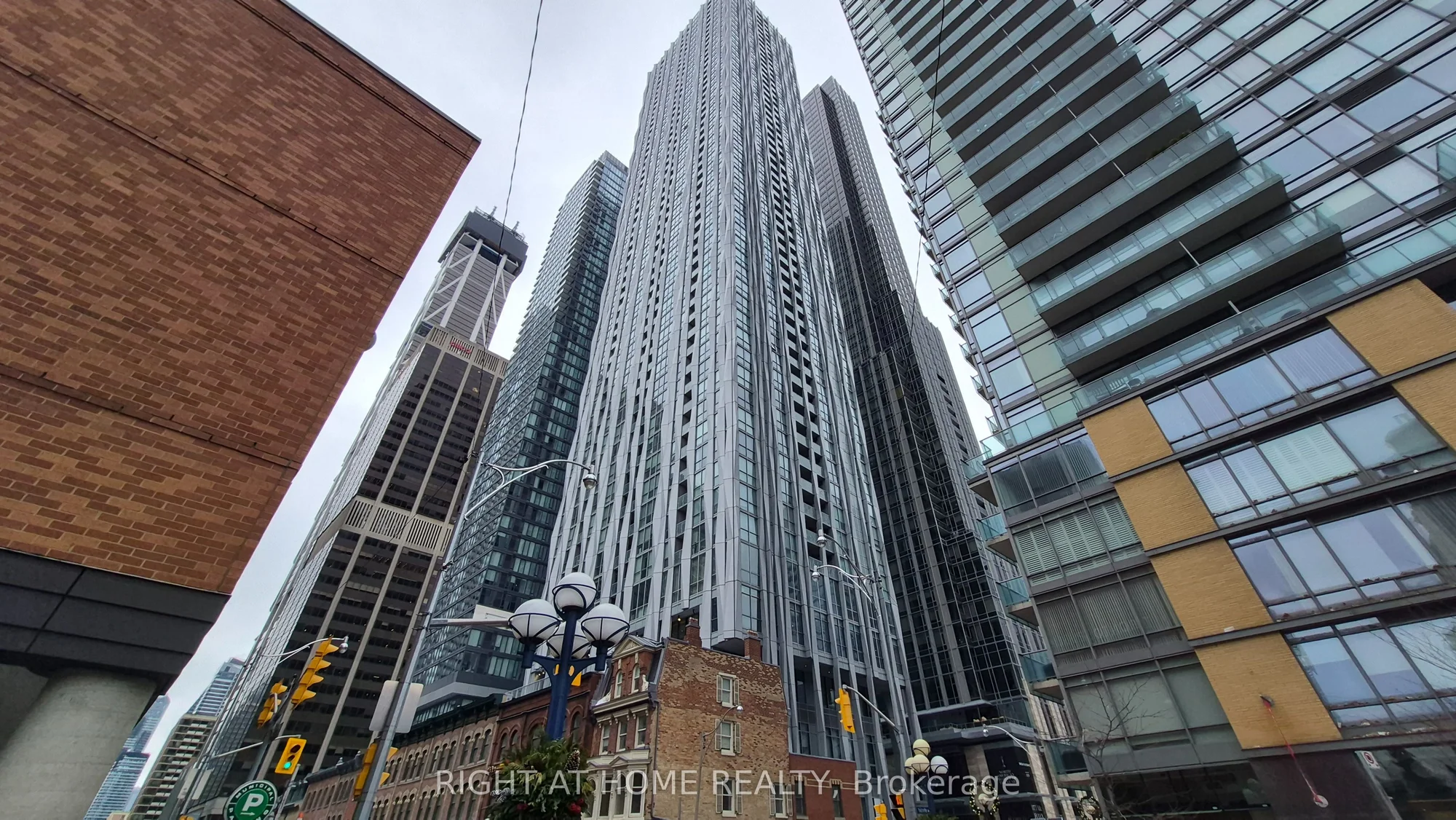 1 Yorkville Avenue 5407, Toronto C02, ON M4W 1L1