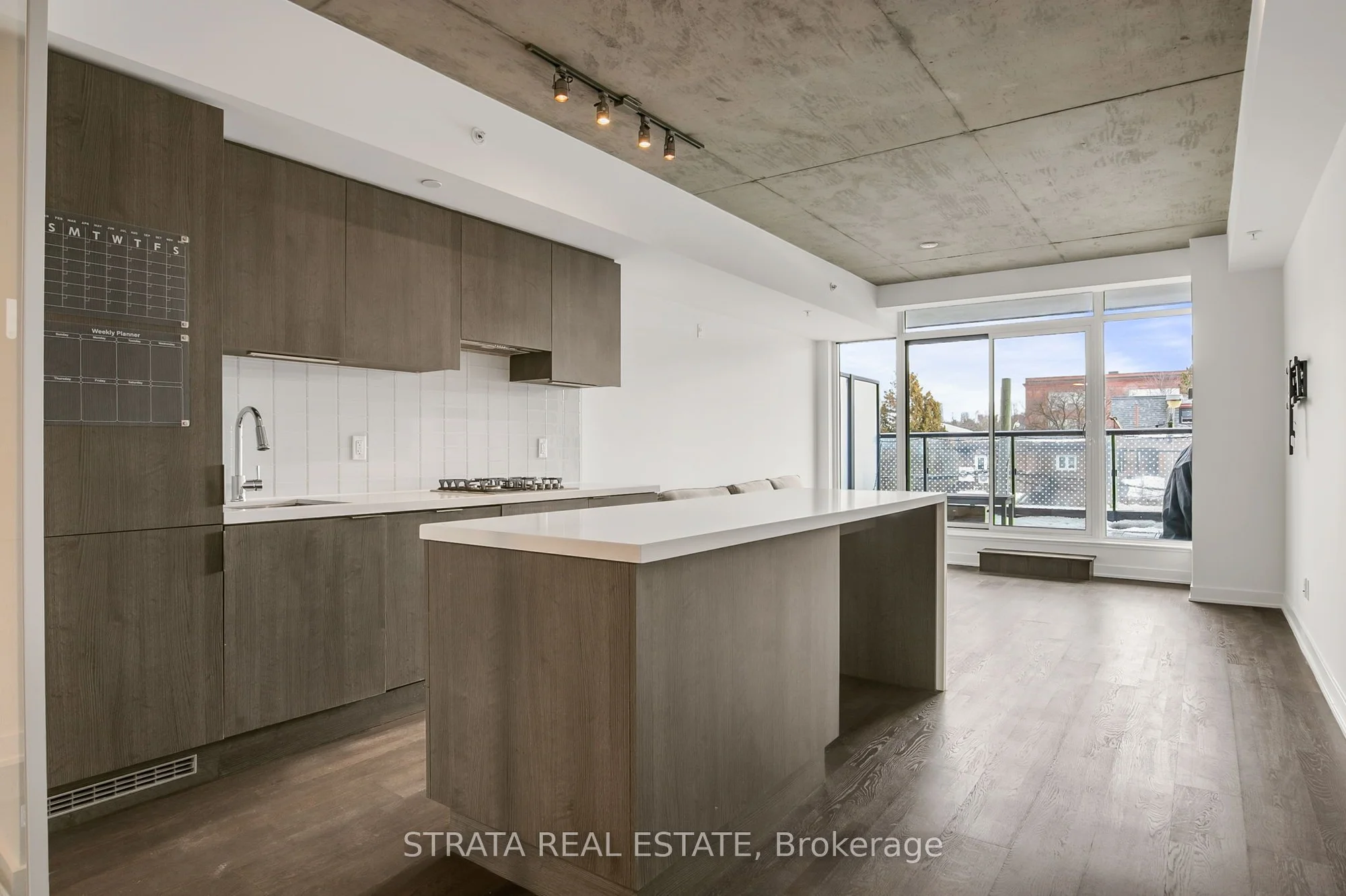 109 Ossington Avenue 215, Toronto C01, ON M6J 0G1