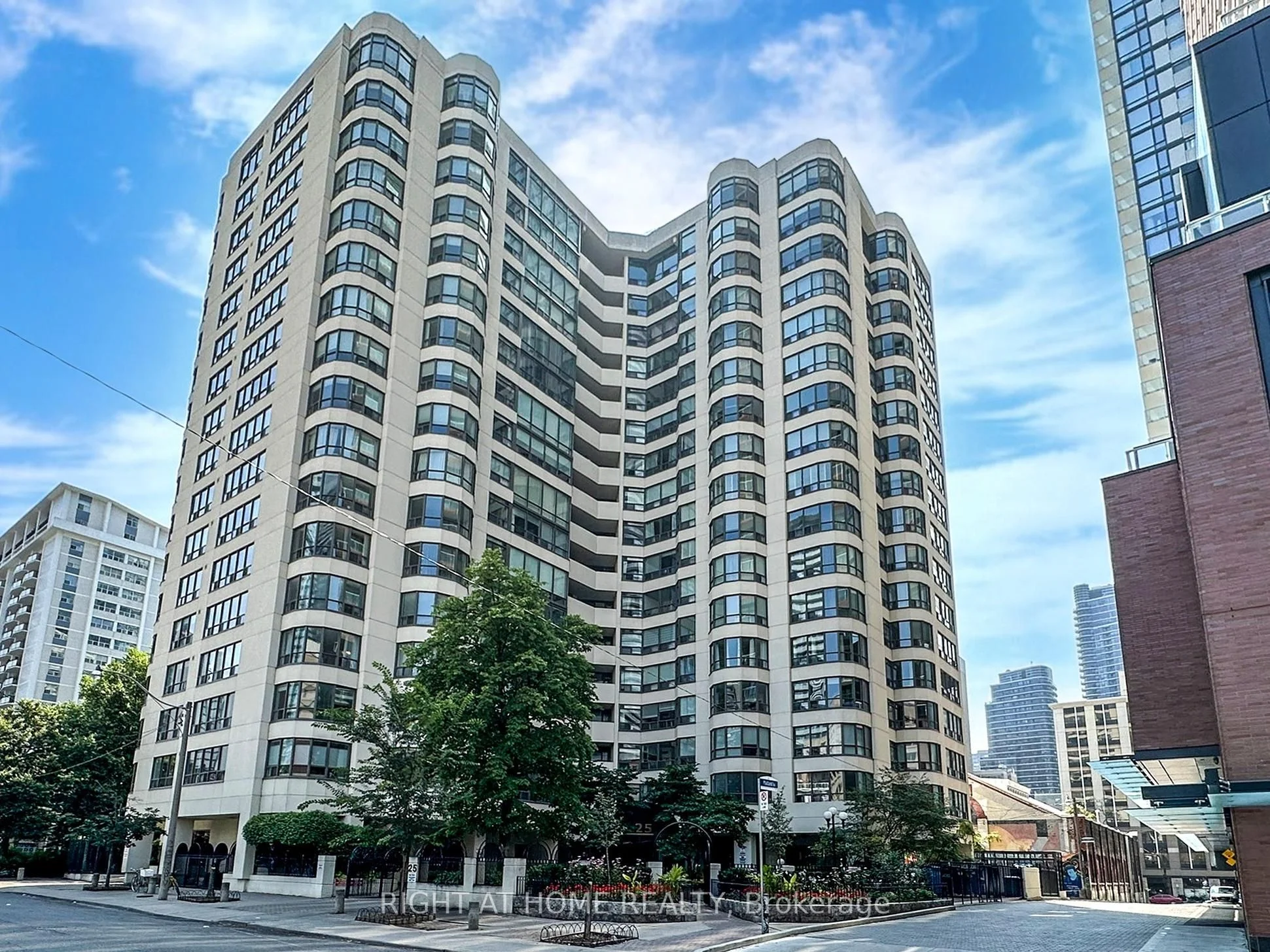 25 Maitland Street 1209, Toronto C08, ON M4Y 2W1